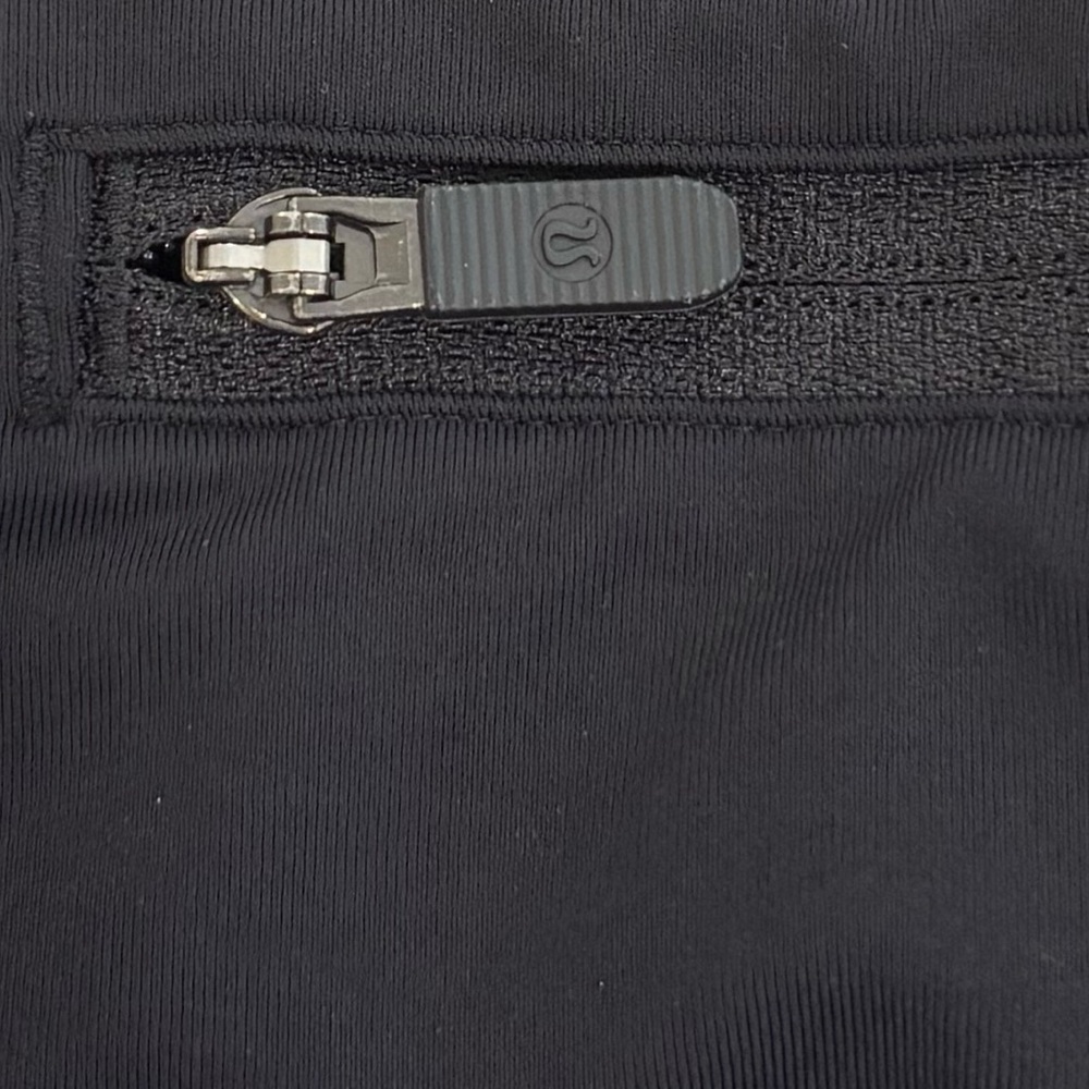 (SOLD) Lululemon Run Times Shorts II 4" Size 12 In Black - Picture 4 of 8